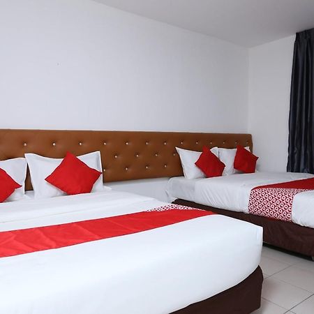 Oyo 89672 Eg Hotel Jj Johor Bahru Ngoại thất bức ảnh