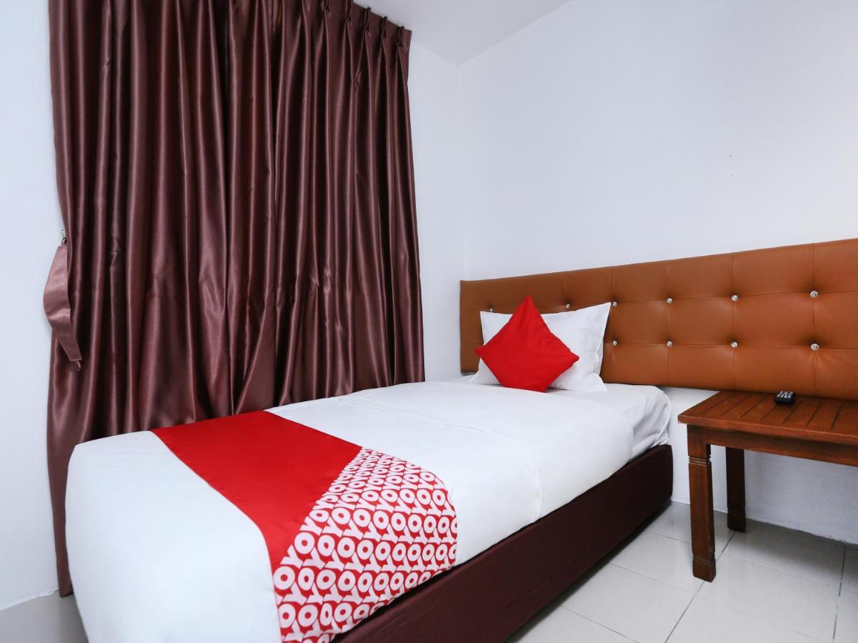 Oyo 89672 Eg Hotel Jj Johor Bahru Ngoại thất bức ảnh
