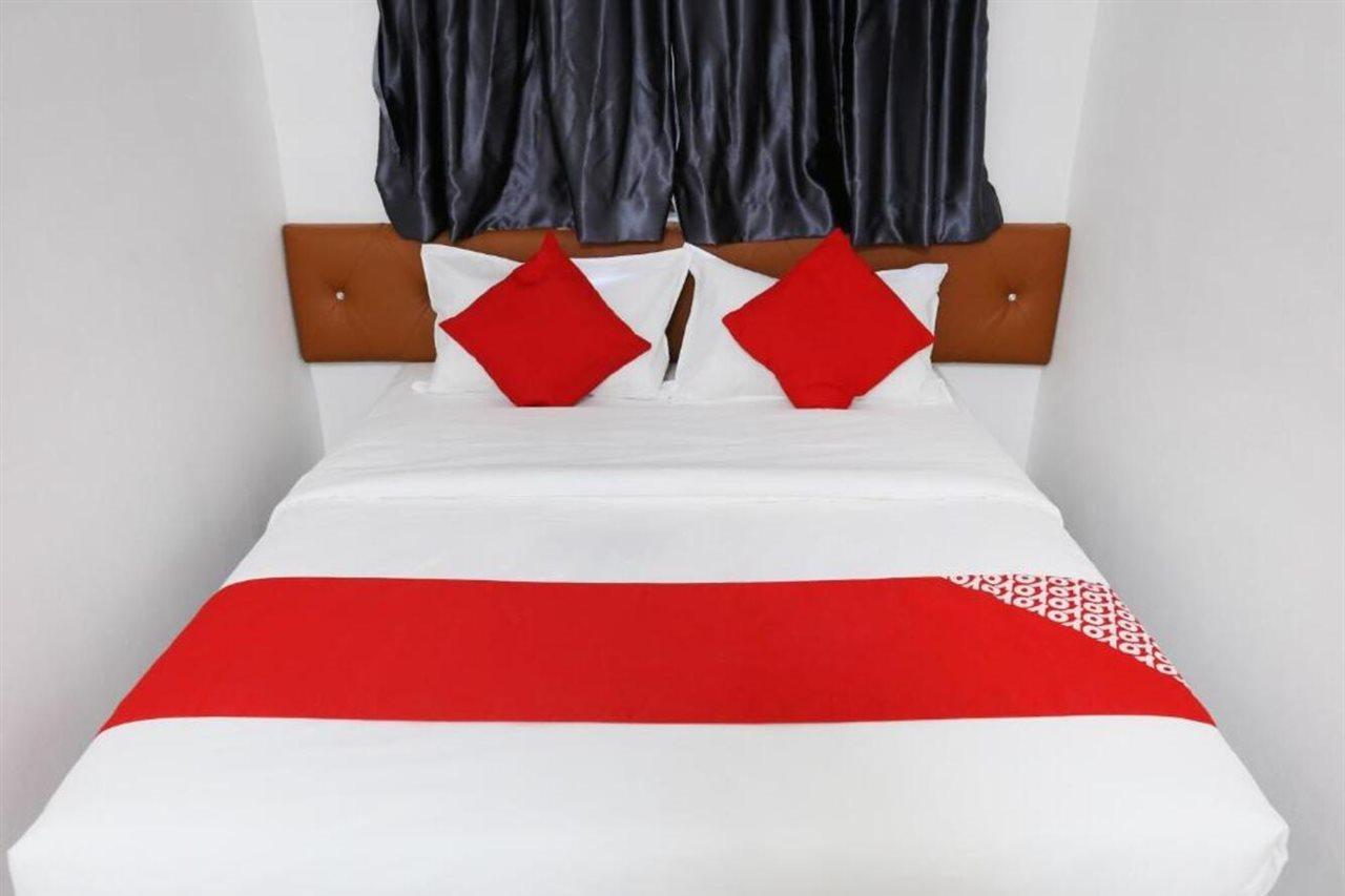 Oyo 89672 Eg Hotel Jj Johor Bahru Ngoại thất bức ảnh